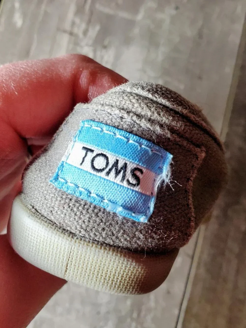 TOMS Size 2 Canvas Baby Shoes Ash Gray Beige NWOT